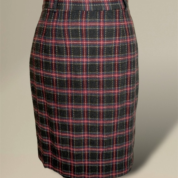 Vintage Liz Claiborne Plaid Wool Pencil Skirt Preppy Charcoal Red Blue Size 8P - Picture 1 of 11